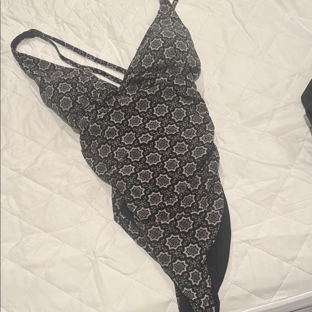 Chic Black and White Patterned Swim Bra